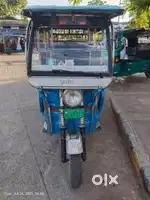 Yatri DLX E rickshaw