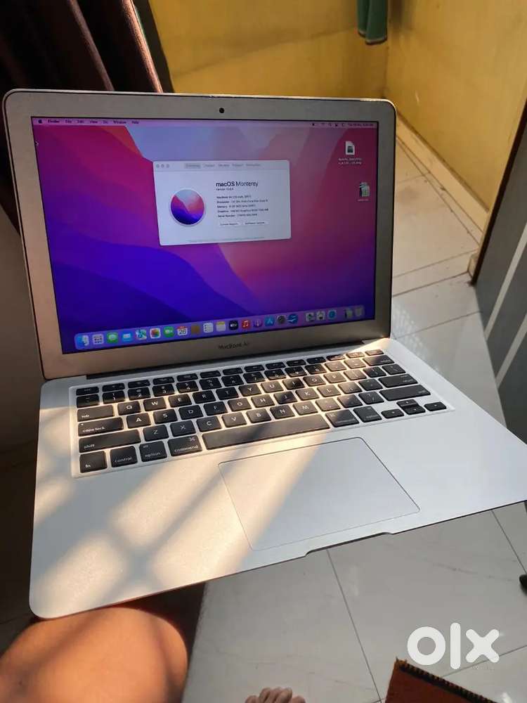 Apple Macbook Air i5 8GB RAM