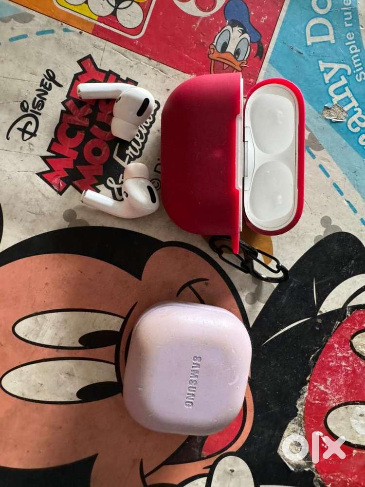 iPod pro Apple & Samsung ear buds