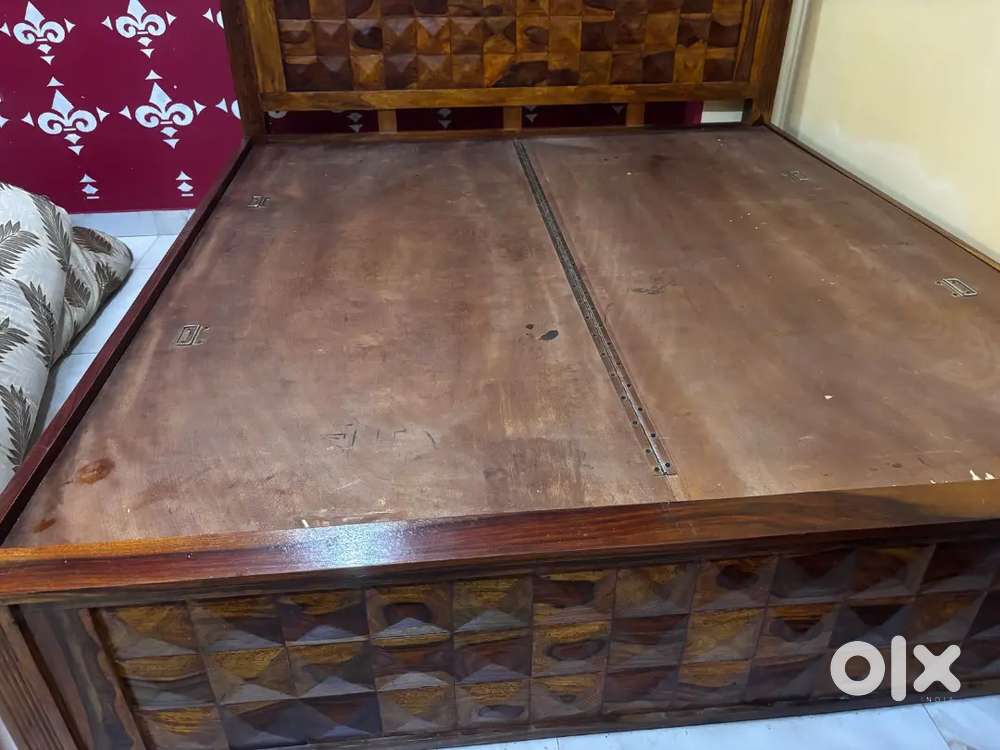 Double bed Diwan set