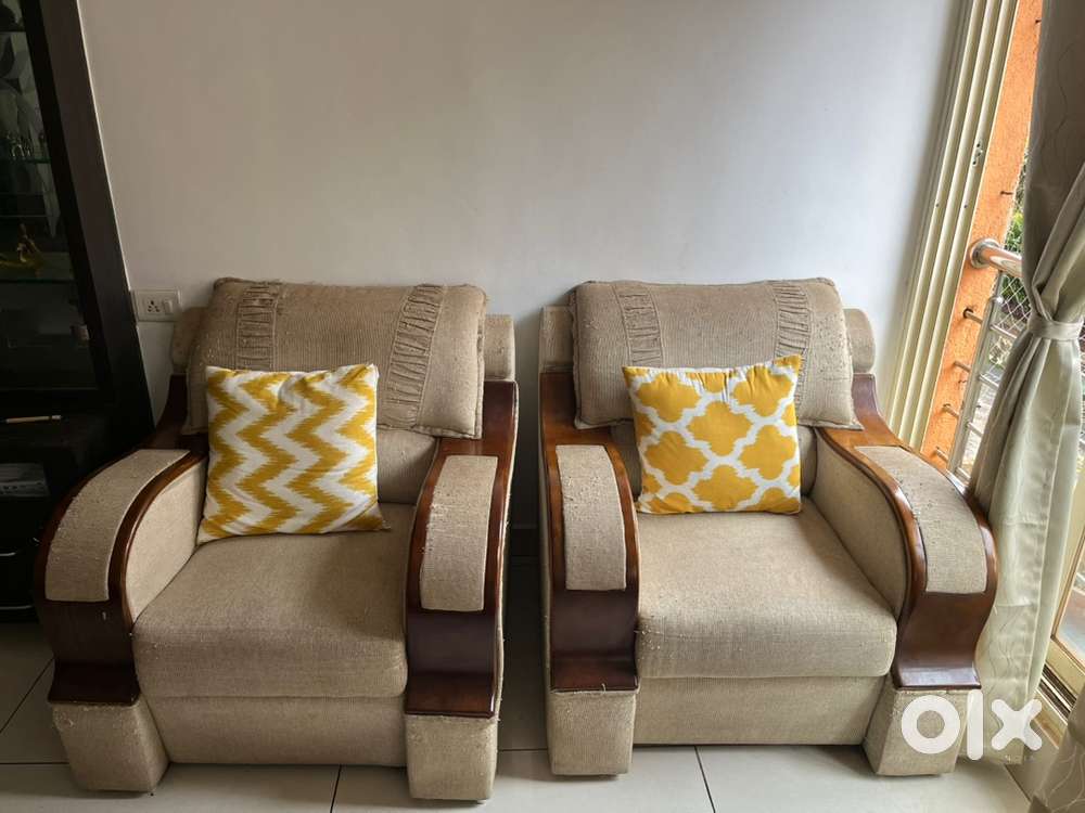 Oakleaf 5 seater sofa for sale