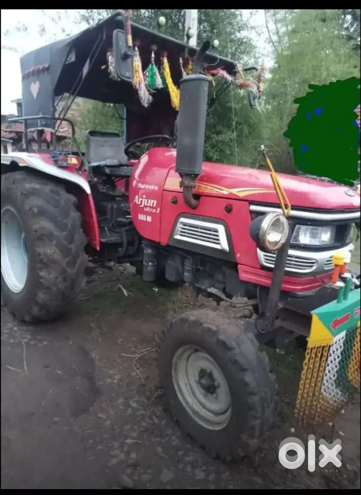 Mahindra555 tractor& nangar