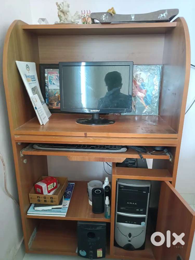 Computer table
