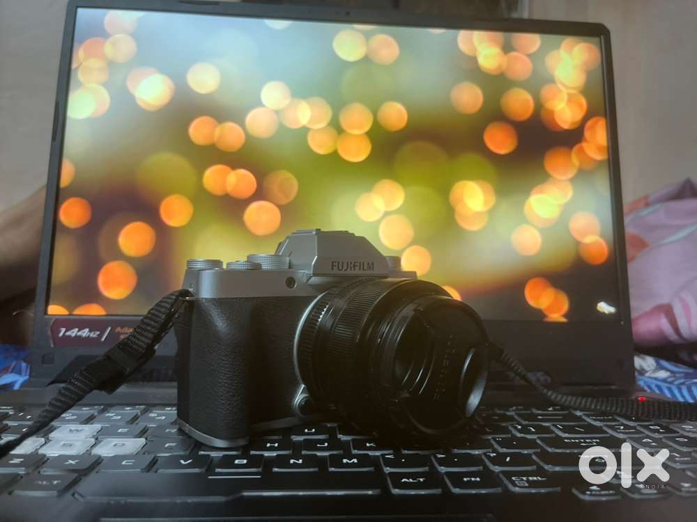 Fujifilm XT200 with kit lens and 35mm 1.4 apertaure lens