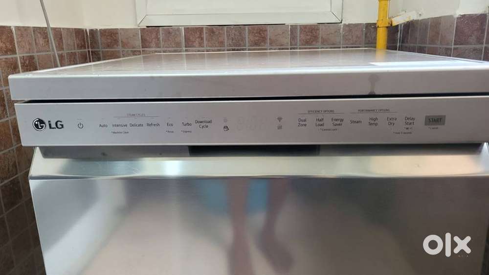 2 Yrs Dish washer LG DFB532FP