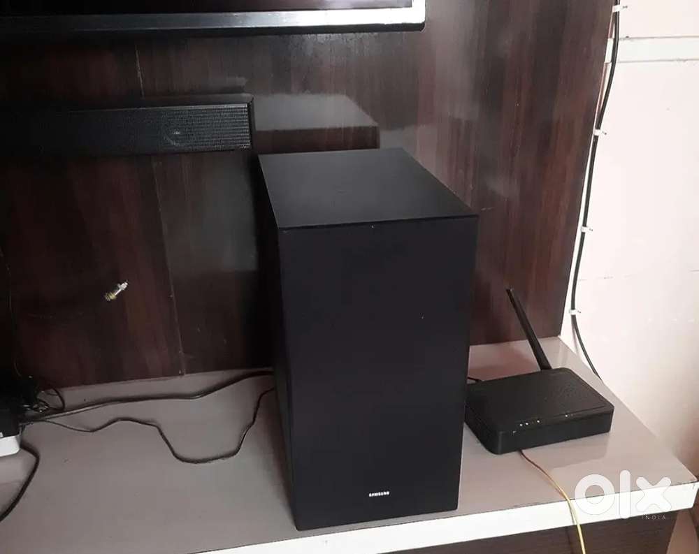 Samsung Q-Symphony Soundbar (HW-Q600B/XL)