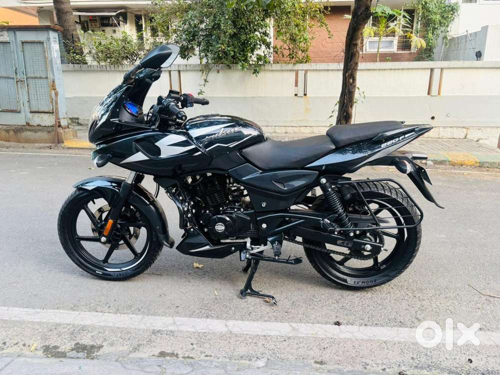 Bajaj Pulsar 220 for sale