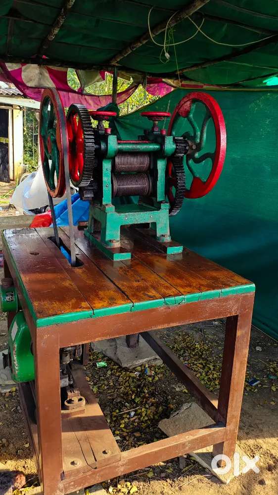 Sugarcane juice machine