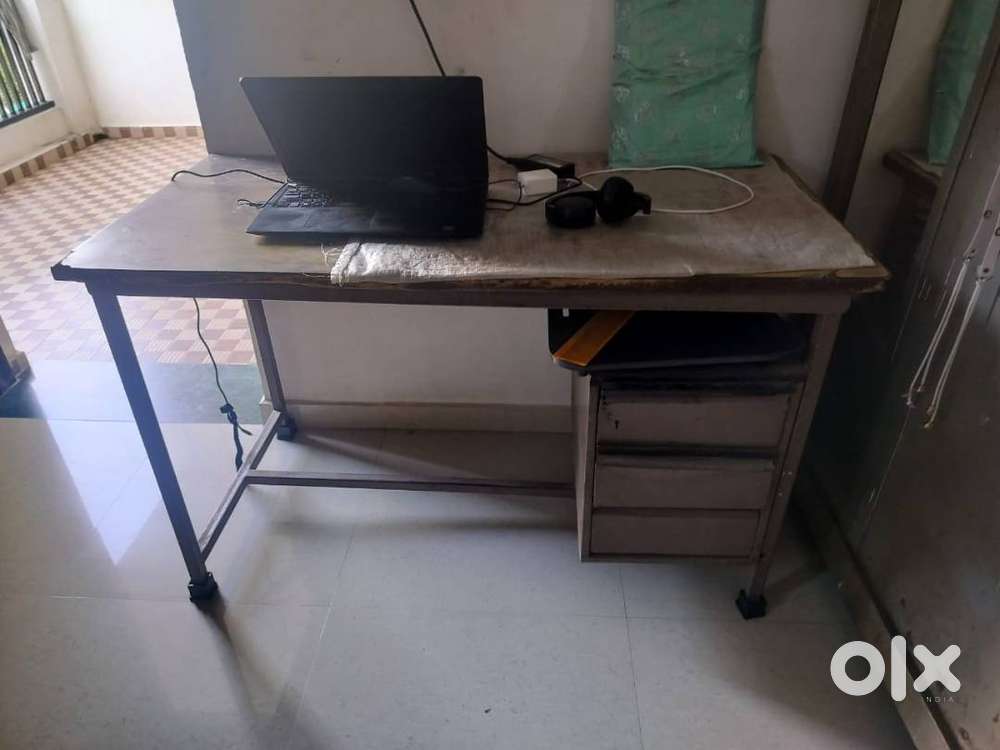 Computer Table