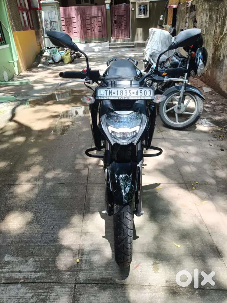 Apache RTR 160 4V /Black Edition