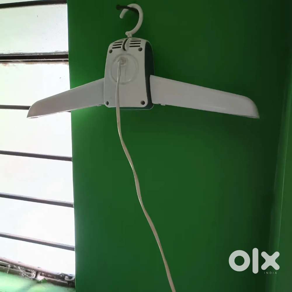 Electric hanging cloth dryer