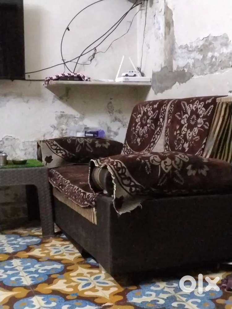 Black colour soffa