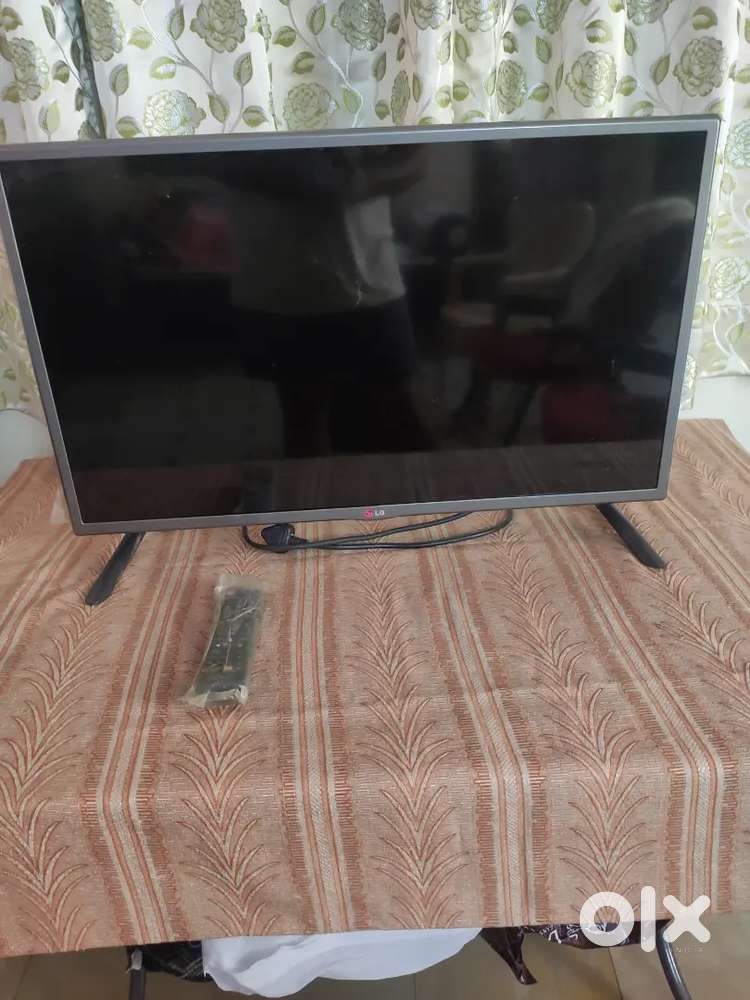 LG TV 33 inches