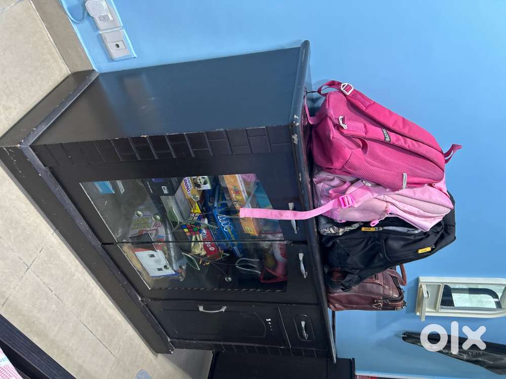 Showcase with storage rack