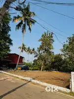 House plot in Thuthiyur Kakkanad main road front land