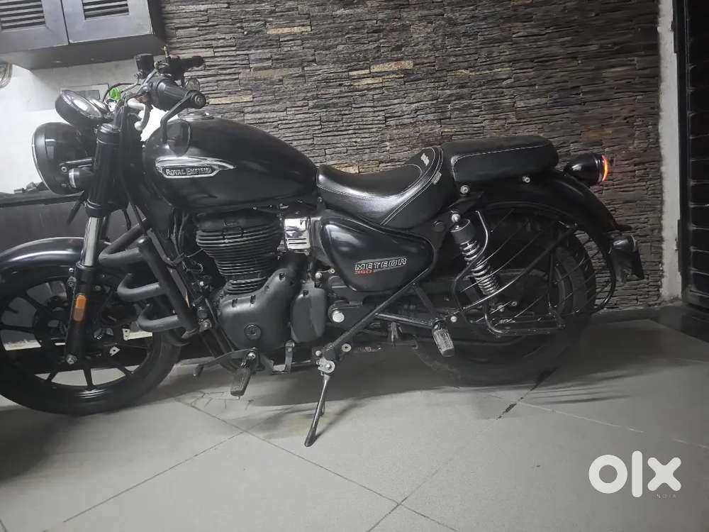 2021 model meteor stellar black with all accesories