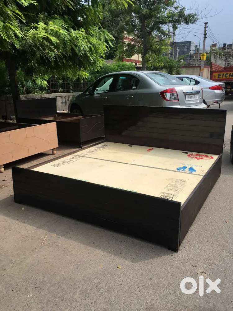 Double bed with Box king size