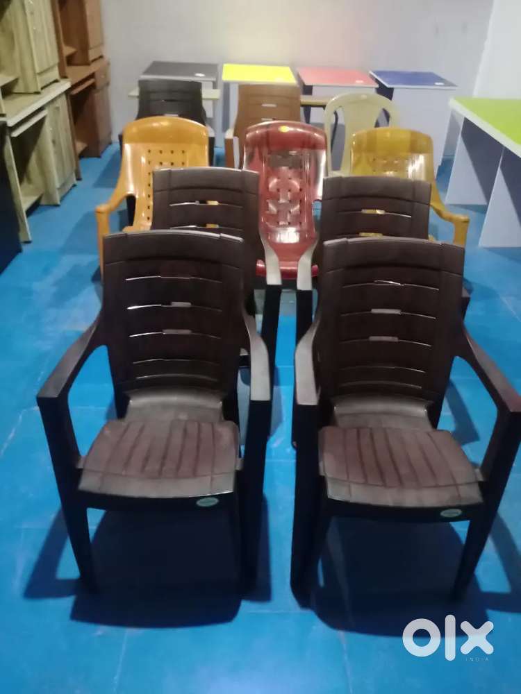 Brand new suman delux plastic chairs with free delivery