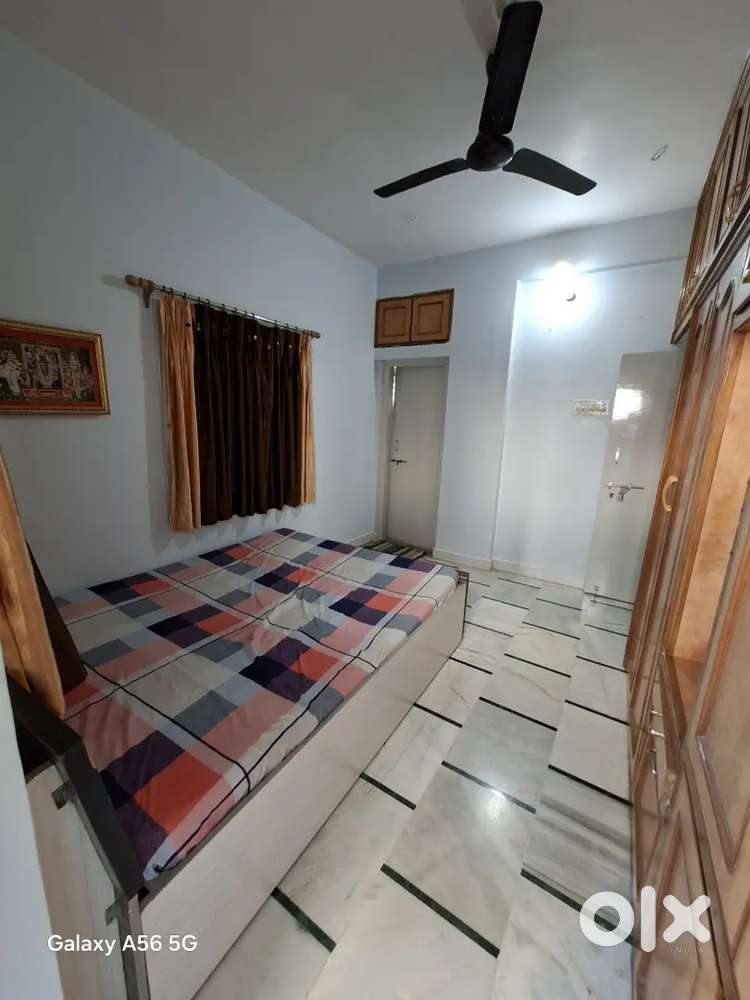 Selling 3 bhk full furnished