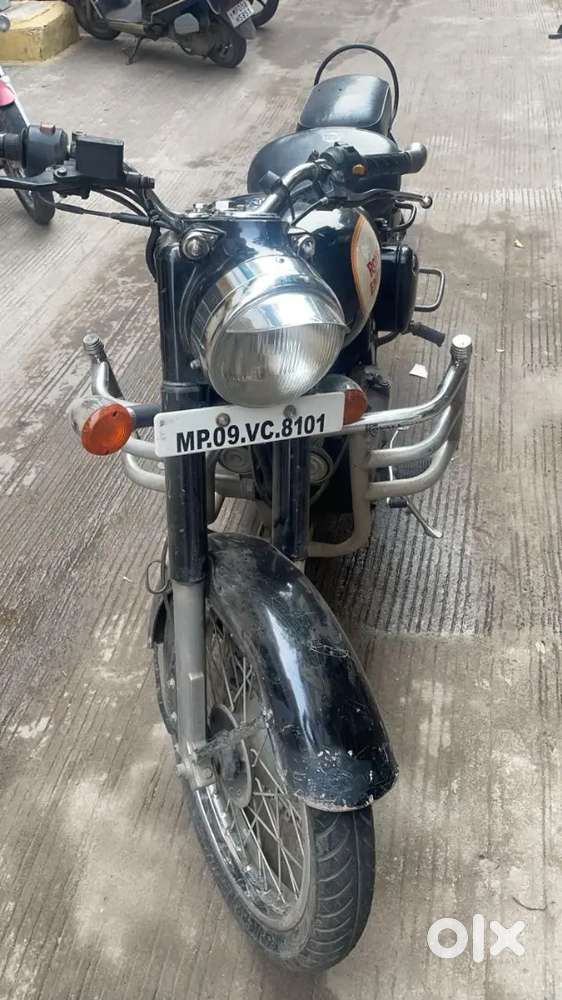 Top condition Classic 350 CC Bullet .