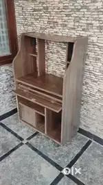 Computer table