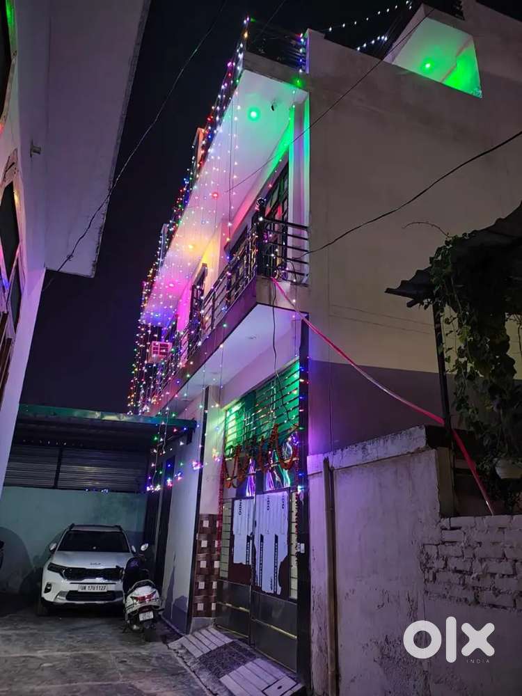 4. Bhk 800 sqr feet house with 50 sqrfeet parking and sperate colony