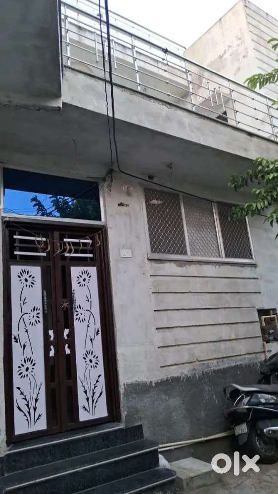 4 bathroom 4 room 3 kitchen semi furnished for family