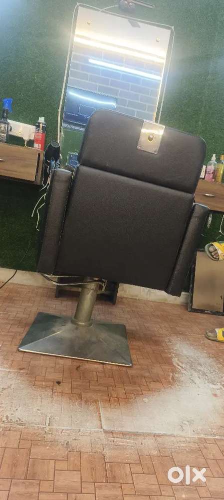 Salon chair in adarsh nagar