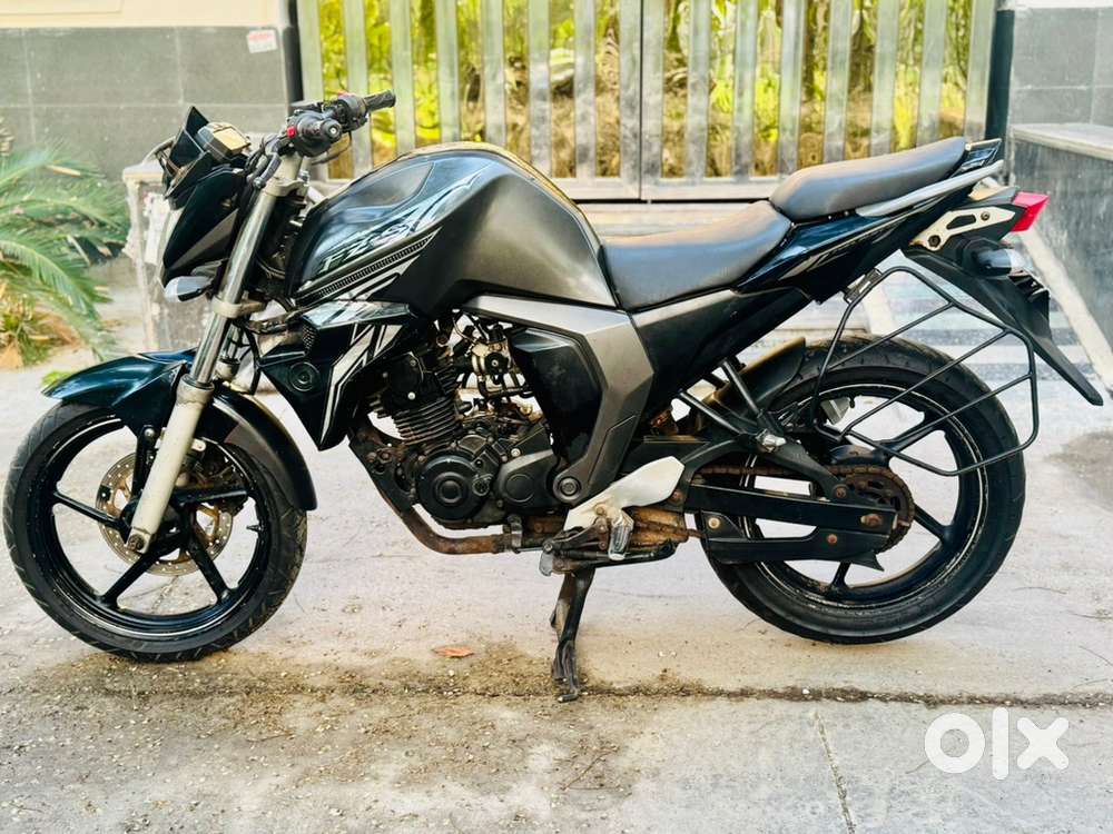 Yamaha Fzs version 2 2017 model bike in very good condition