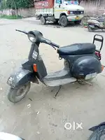 Lal Vespa Nova