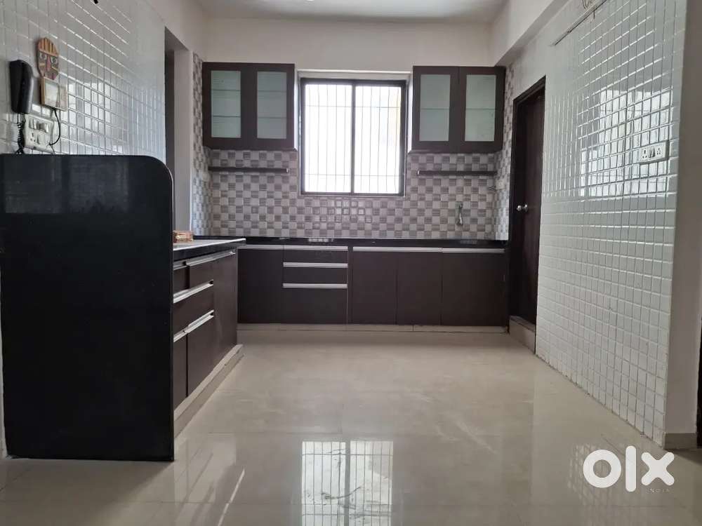 3 bhk semifurnished flat available on rent in vasna bhayli road.