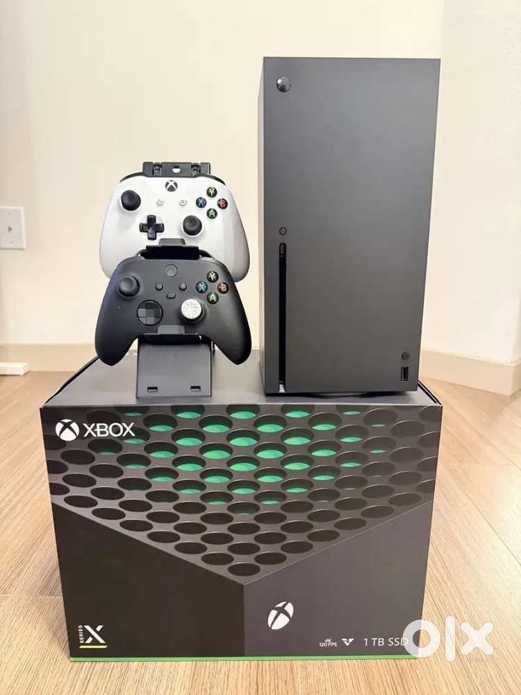 Xbox Series X 1TB SSD Home Console, 2 Controllers, 28 Games