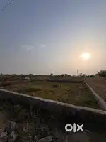 100 Sq Yards Land Near Highway and University