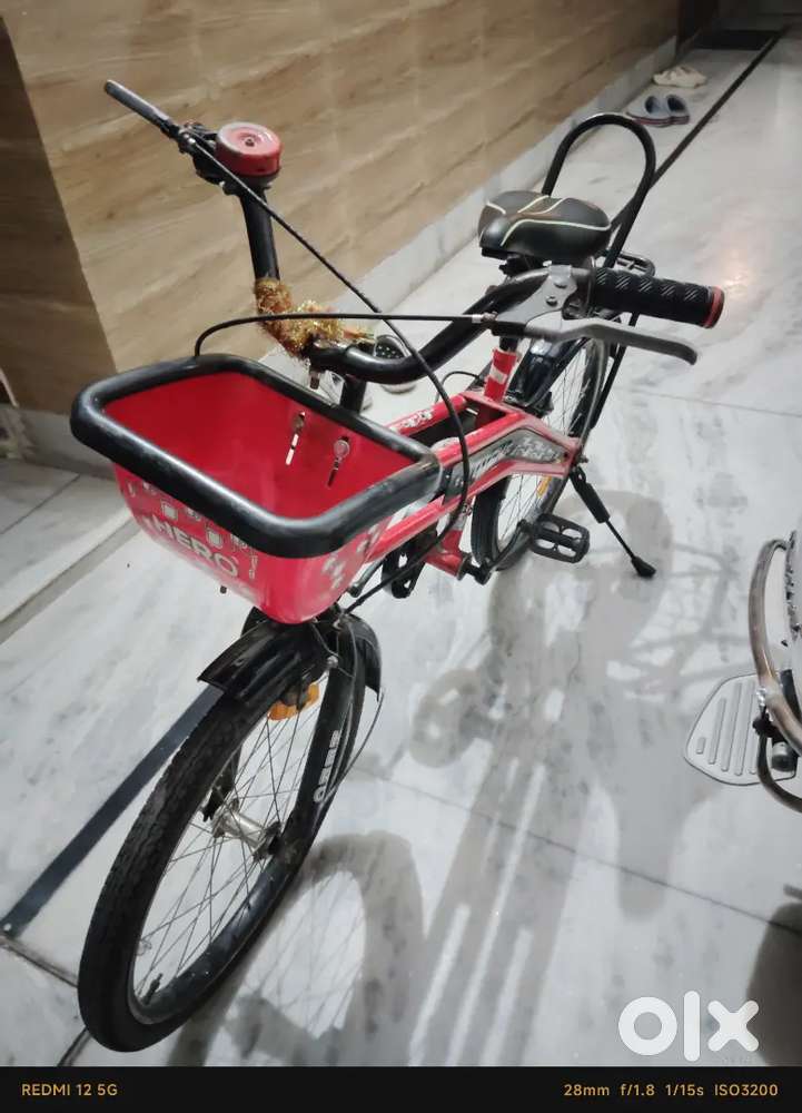 A Hero bicycle for 5 to 10 year old kids bicycle with no damage