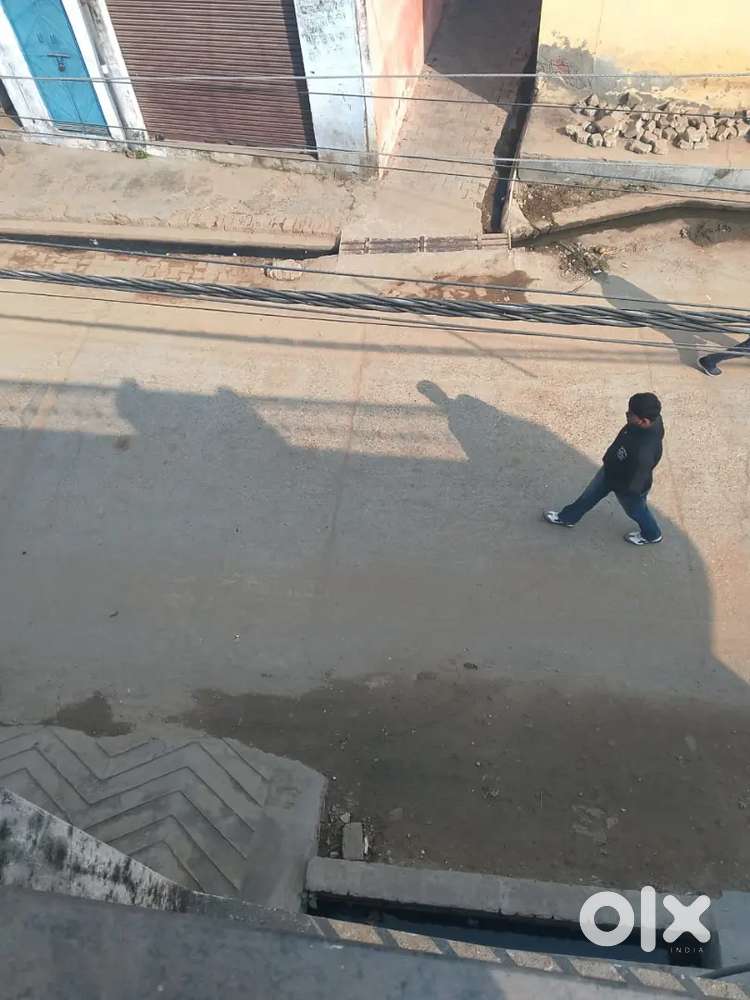 NH 58 se 300meeter ki doori pr h