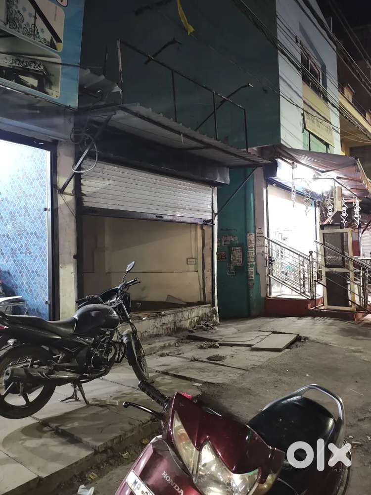 Corner shop for rent