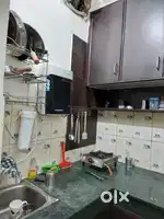 3Bhk floor near to Metro  laxmi nagar under 25k