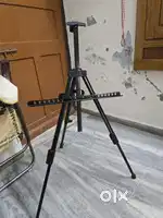 Tripod Easel with Adjustable Height Upto 5 feet