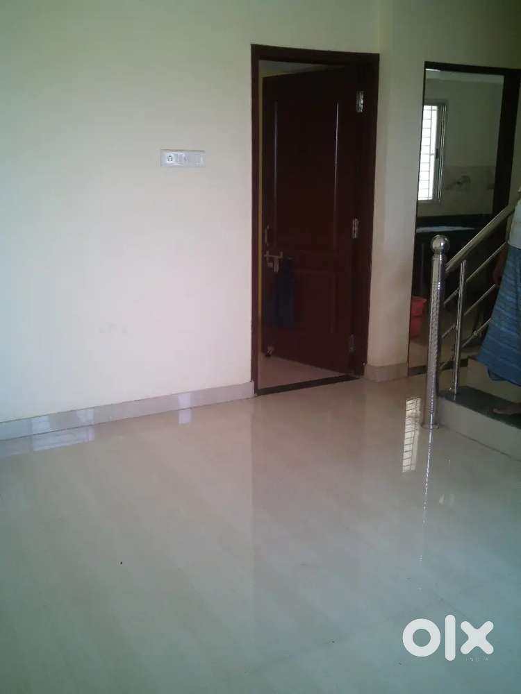 Available furnished indipendent house for rent in prime location