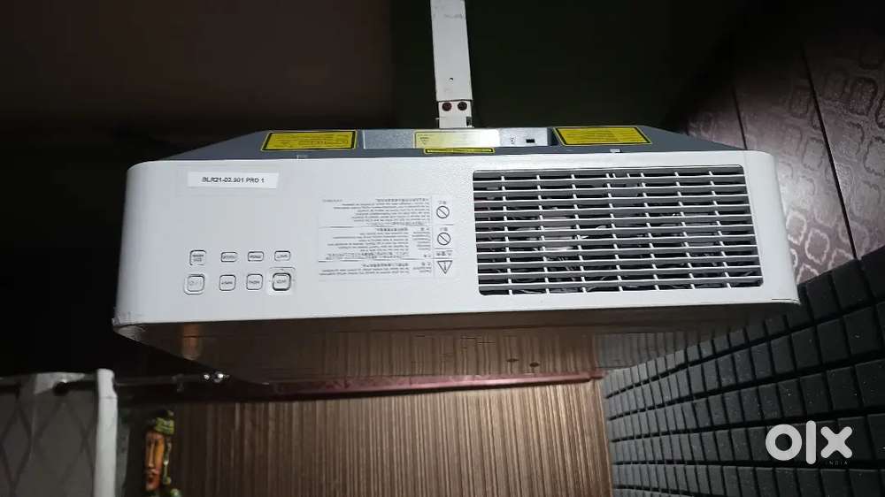 Sony vpl fhz60 leaser projector
