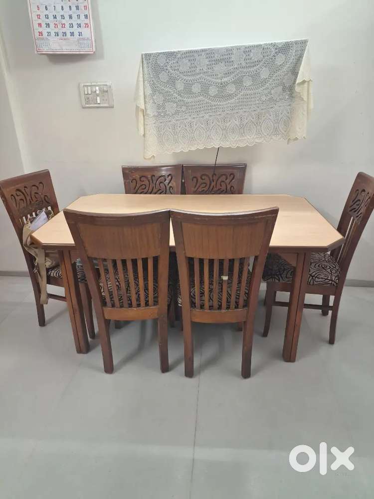 Dinning Table with 6 chairs