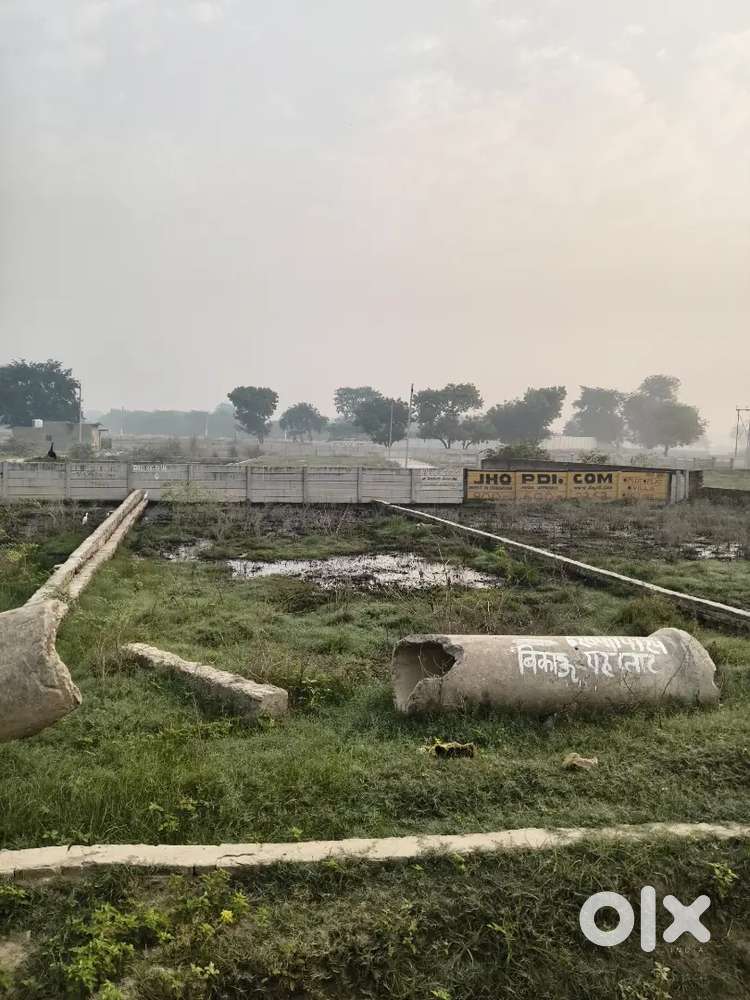 On road plot in gokul