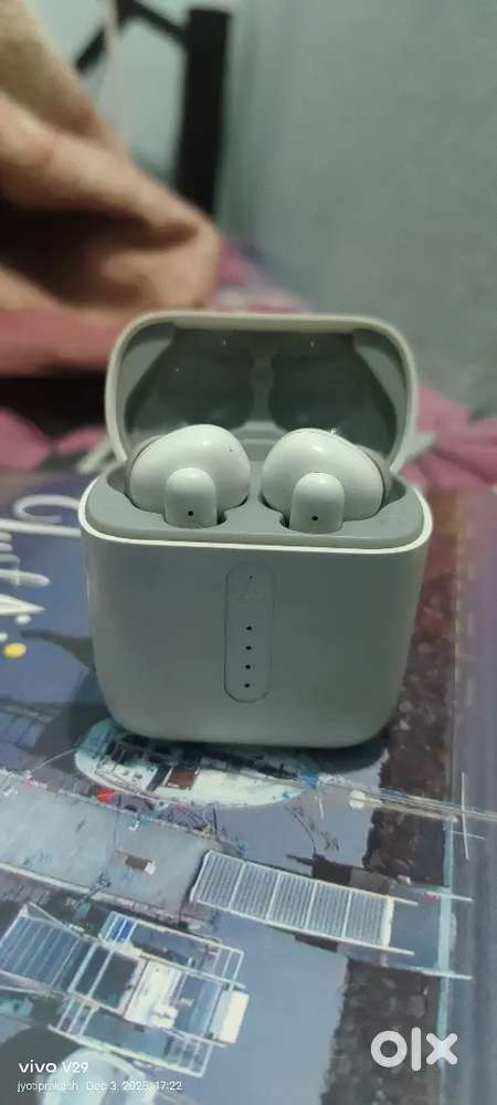 Selling my boat earbuds at low price at 500 only