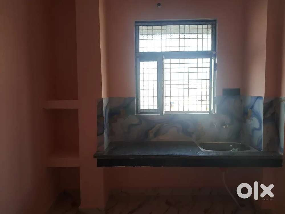 1 Big size airy room with Kitchen, No Restriction