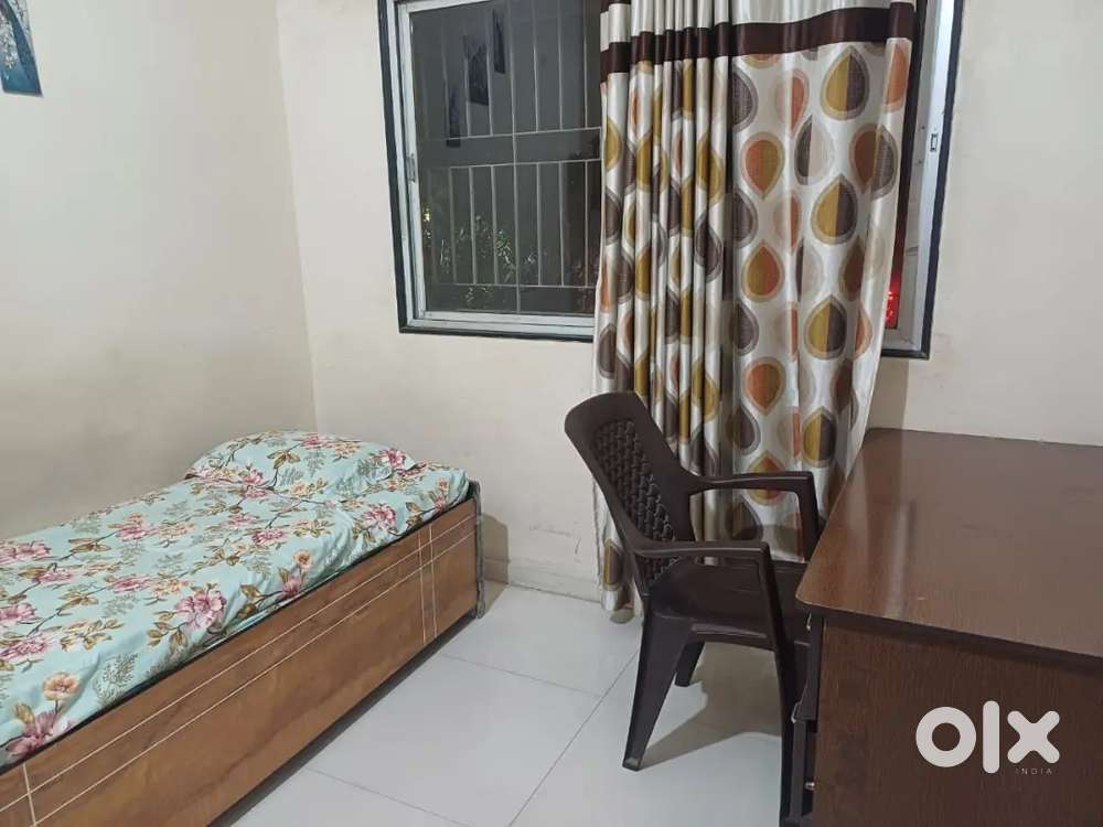 PEROSNAL ROOM FOR GIRLS/WORKING WOMEN UNIVERSITY ROAD  INDIRA CIRCLE