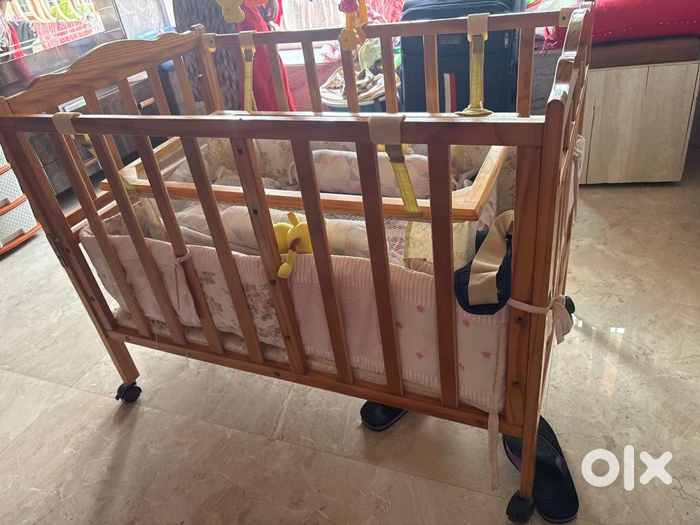 Baby’s cot + Crib