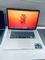 ( Mac huB ) - Apple MacBook Pro 15inch - 16GB / 512 GB / i7 / 3.5 GB.