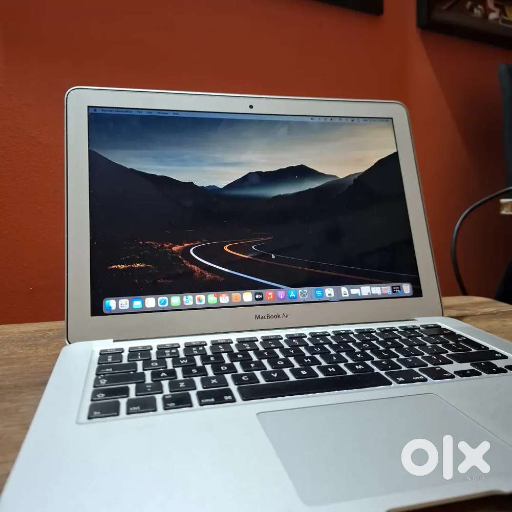 MacBook 13