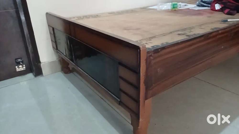 Single bed 2 months used only without box