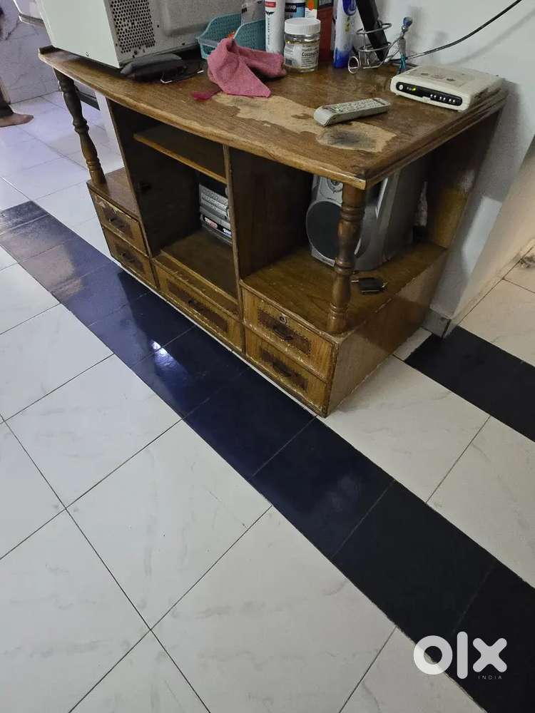 Tv trolley